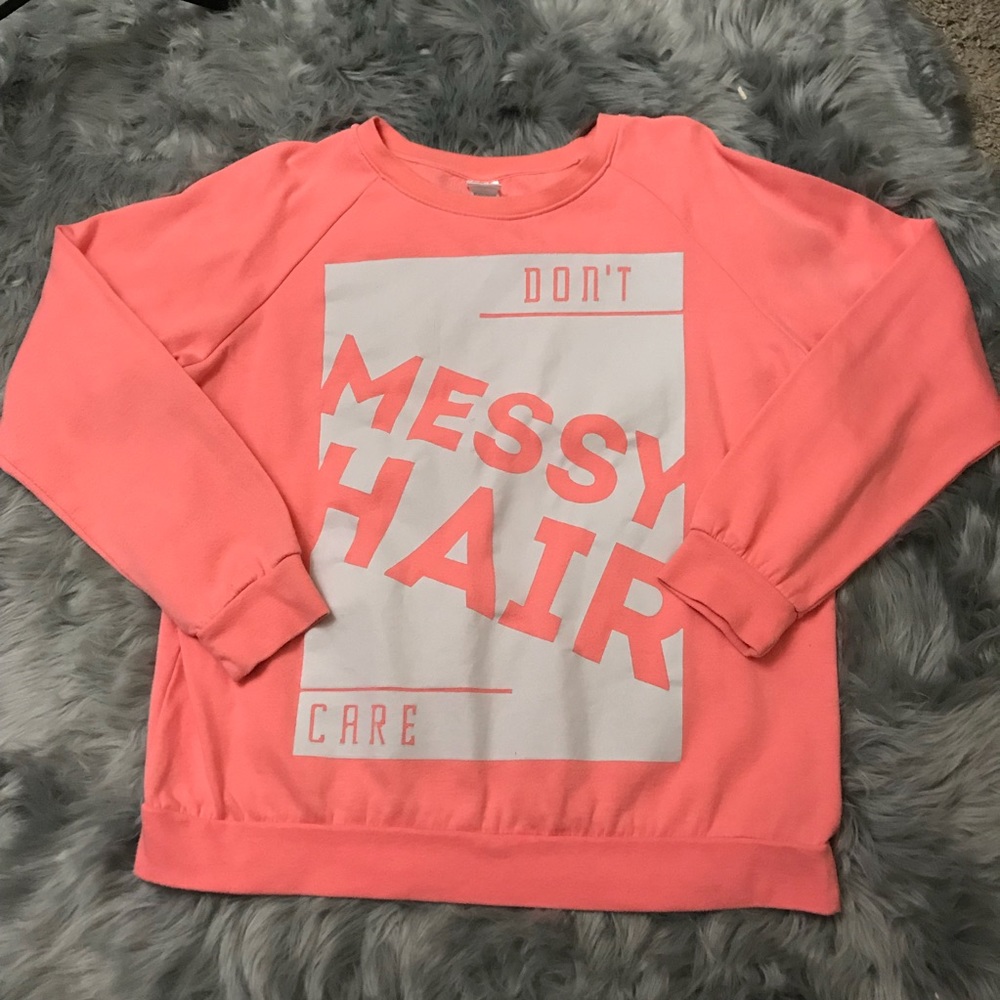 MESSY HAIR DON’T CARE GRAPHIC SWEATSHIRT